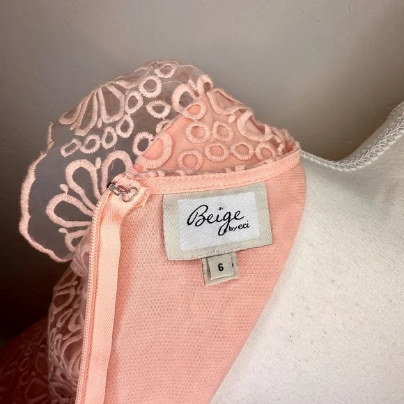 Beige by eci, Peachy/Pink Floral Lace Overlay Sheath Dress, Size 6 - Picture 7 of 10